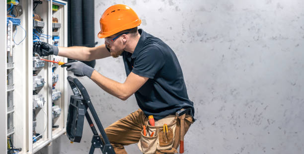 Best Licensed Electrician  in Buenaventura Lakes, FL